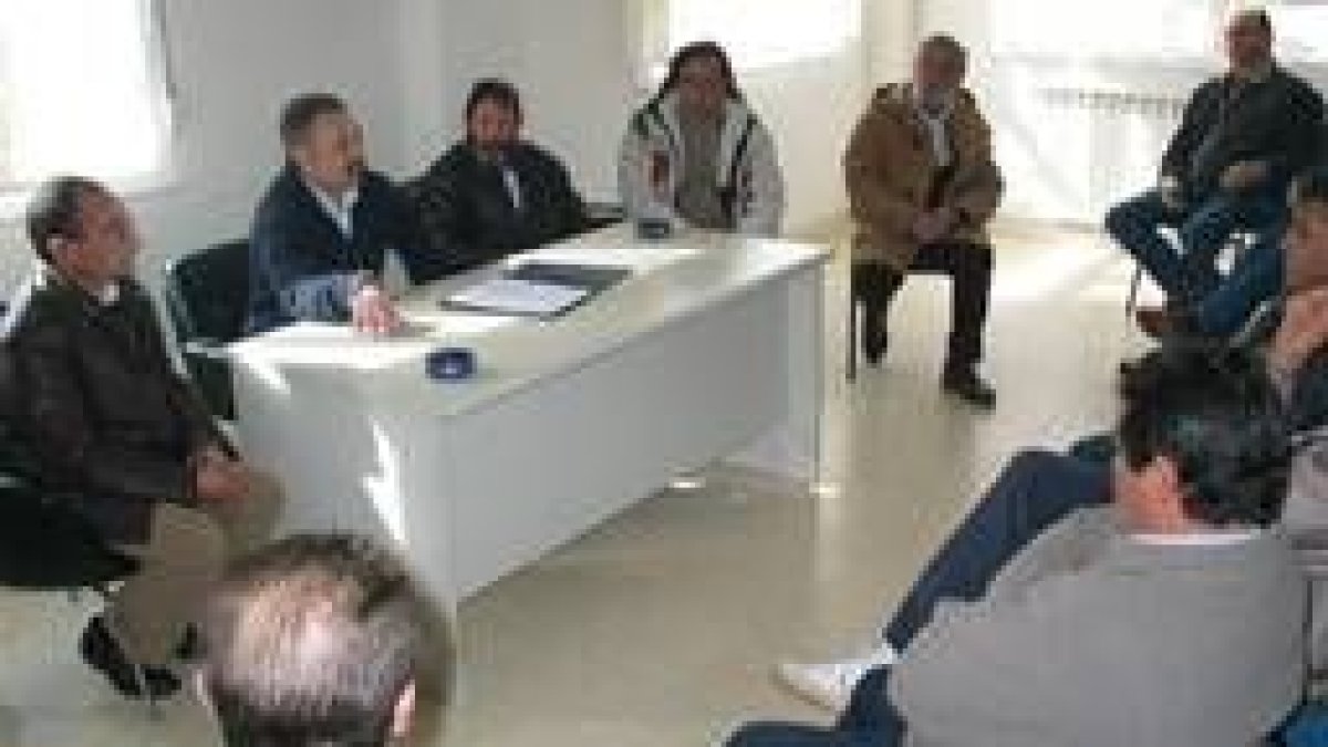 Un momento de la reunión que se celebró en la mañana de ayer