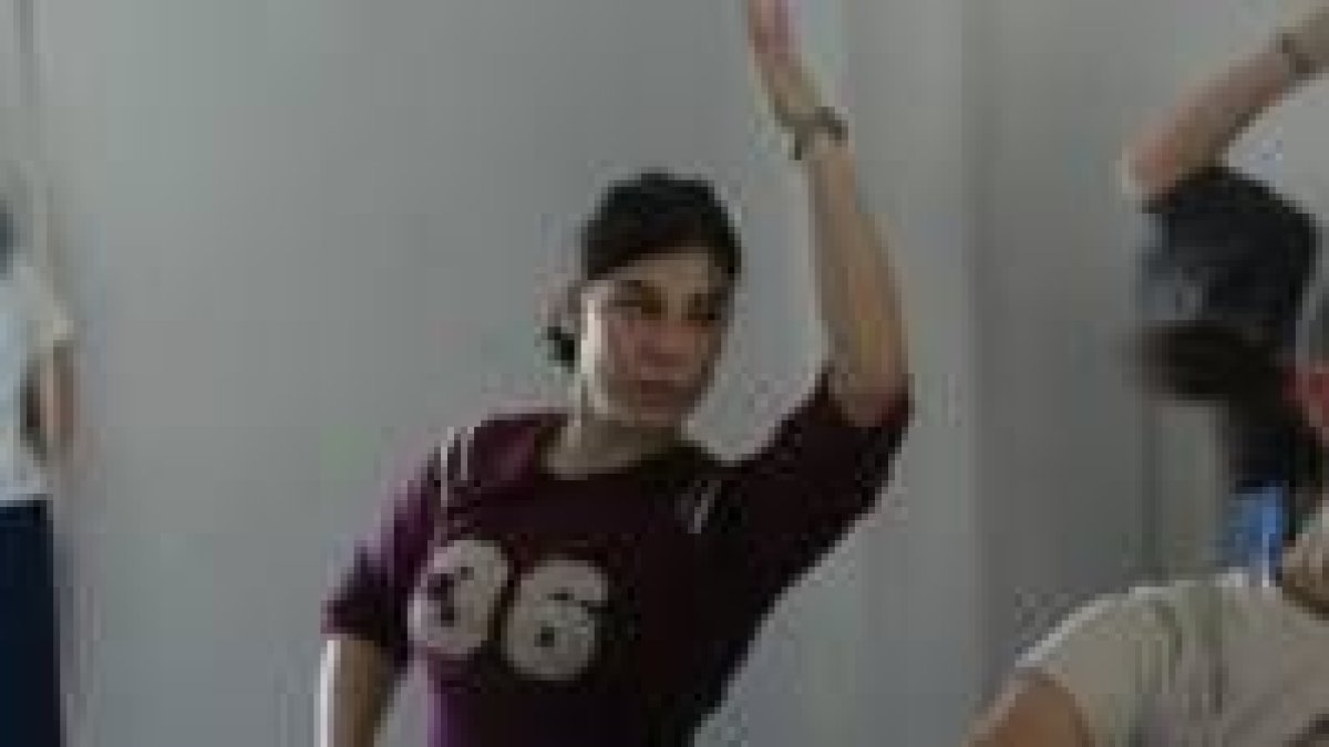 La profesora Leticia Alonso durante una de sus clases de baile