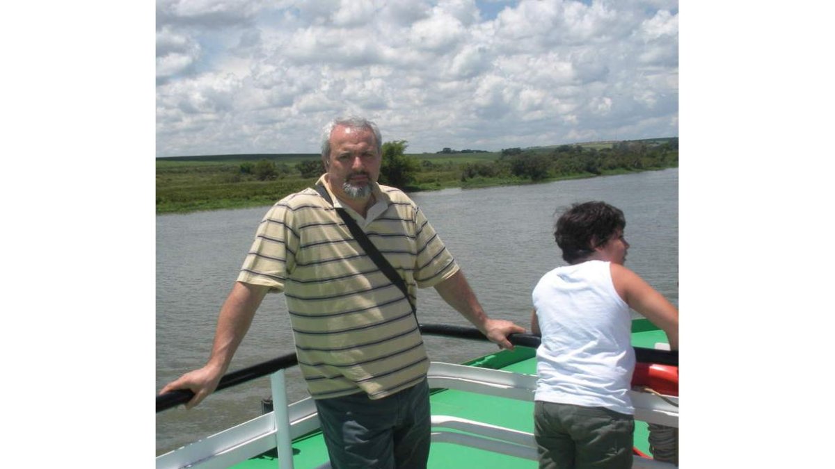 José Luis Arias reside en una zona conocida como Los Grandes Lagos.