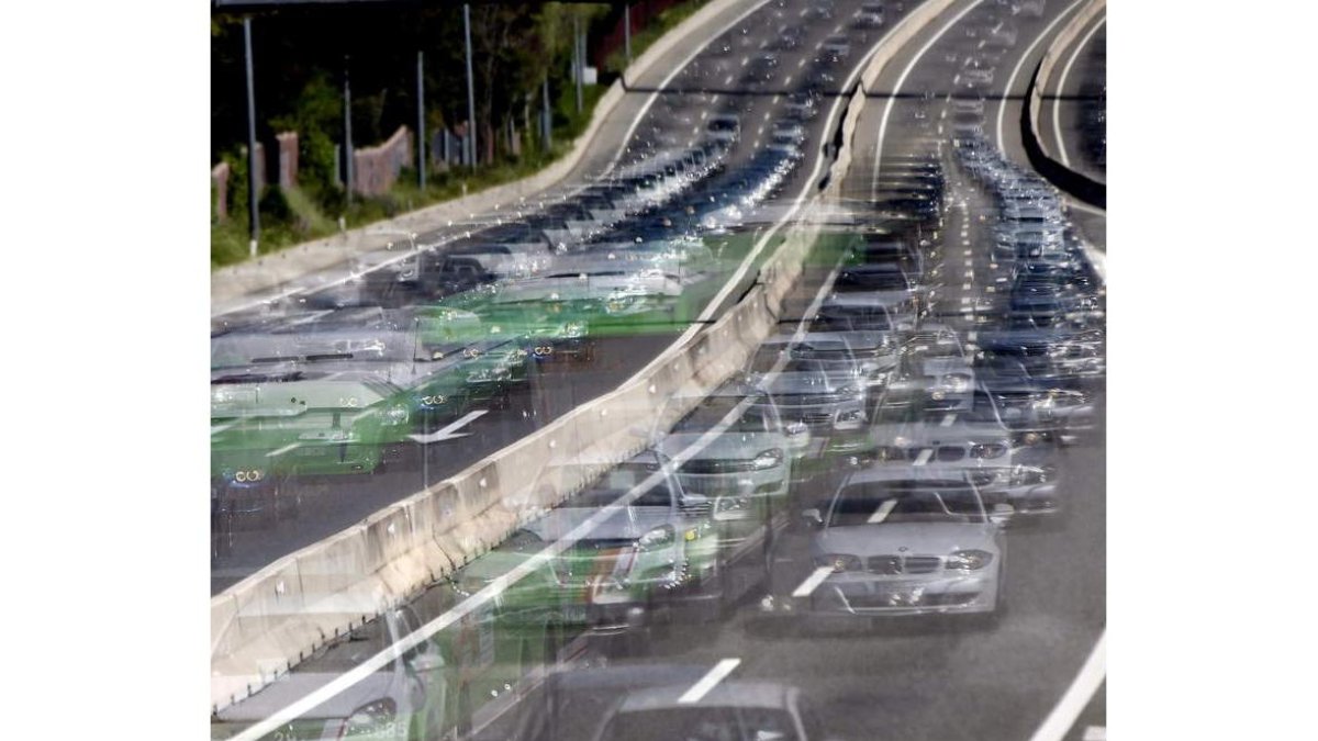 Imagen sobre retenciones de tráfico. efe