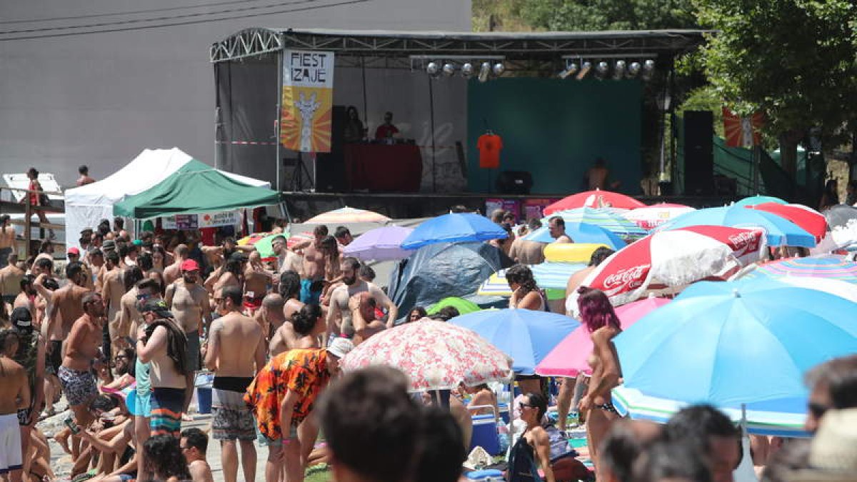 Asistentes al Fiestizaje en Villafranca del Bierzo.