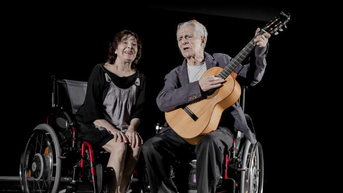 Los actores, en una imagen promocional de la obra. DL
