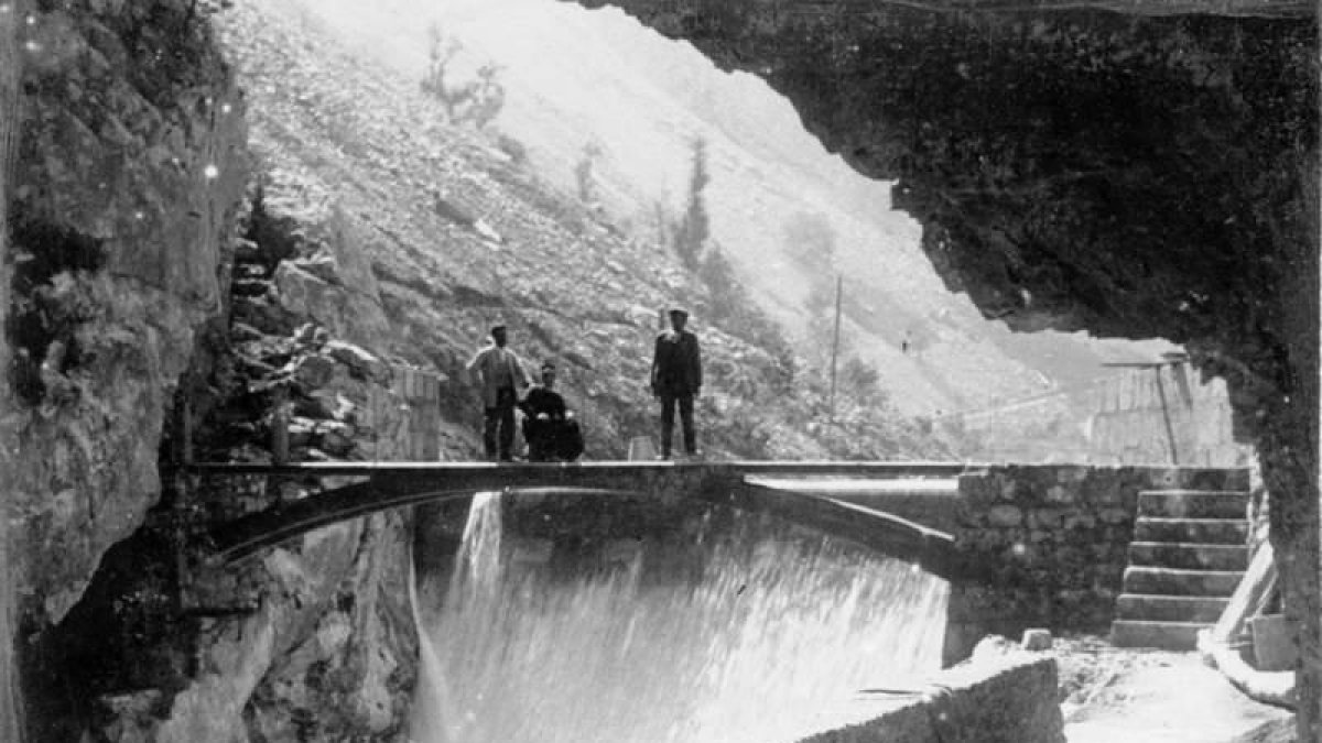 Uno de los puentes primigenios. ESCABRALES
