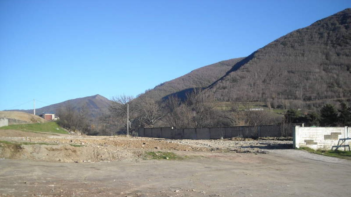 Solar en el que se construiría el Parador. V. ARAUJO