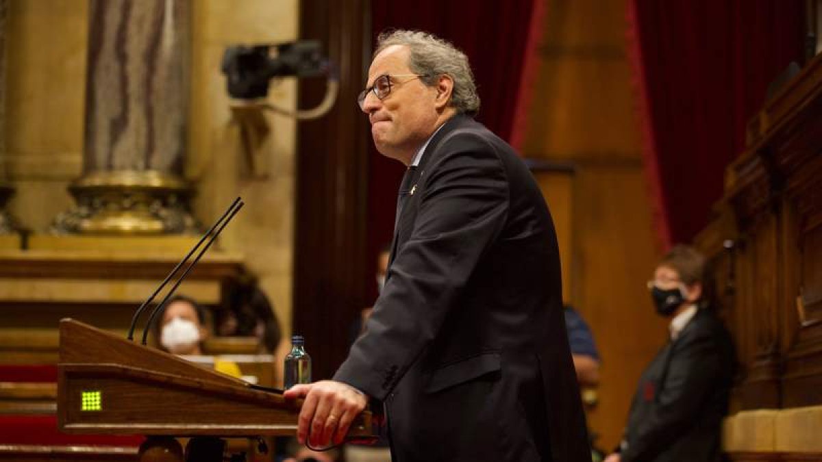 El presidente de la Generalitat, Torra, durante su intervención en el pleno extraordinario. E. FONTCUBERTA