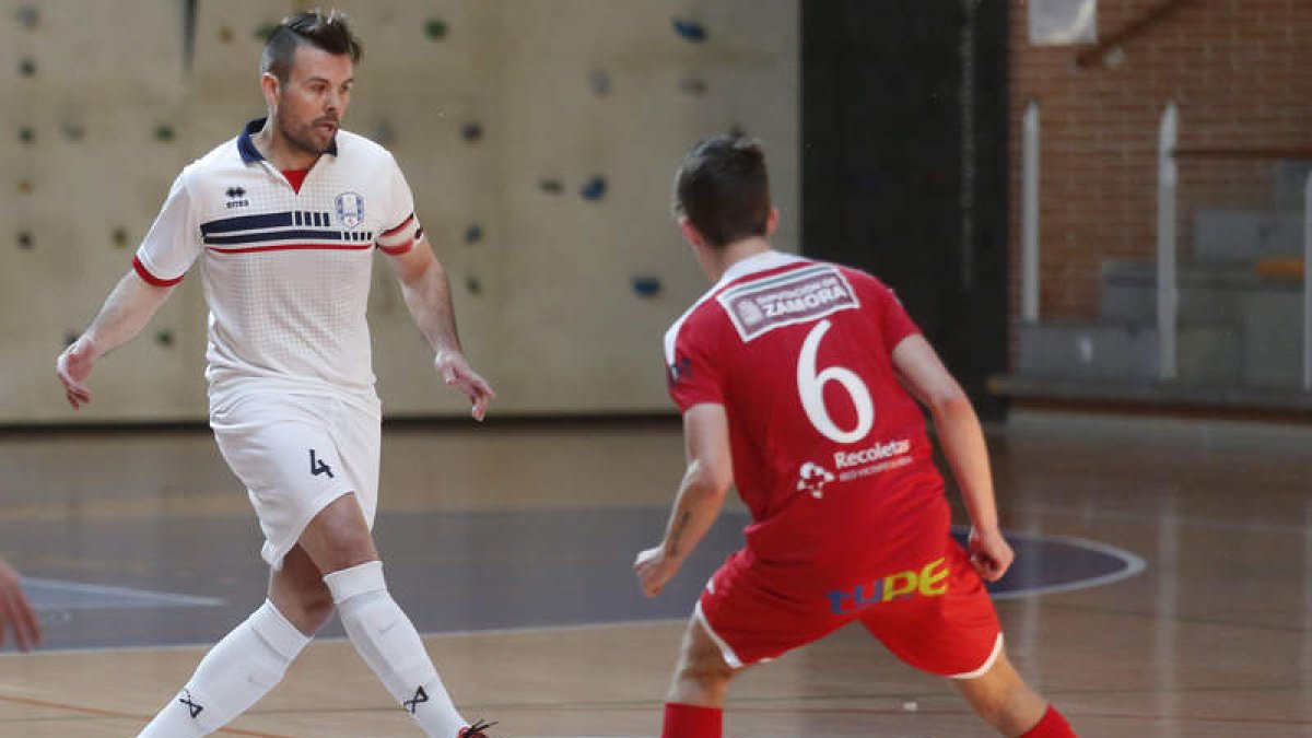 Raúl será baja esta tarde en el equipo trepalense por lesión. FERNANDO OTERO