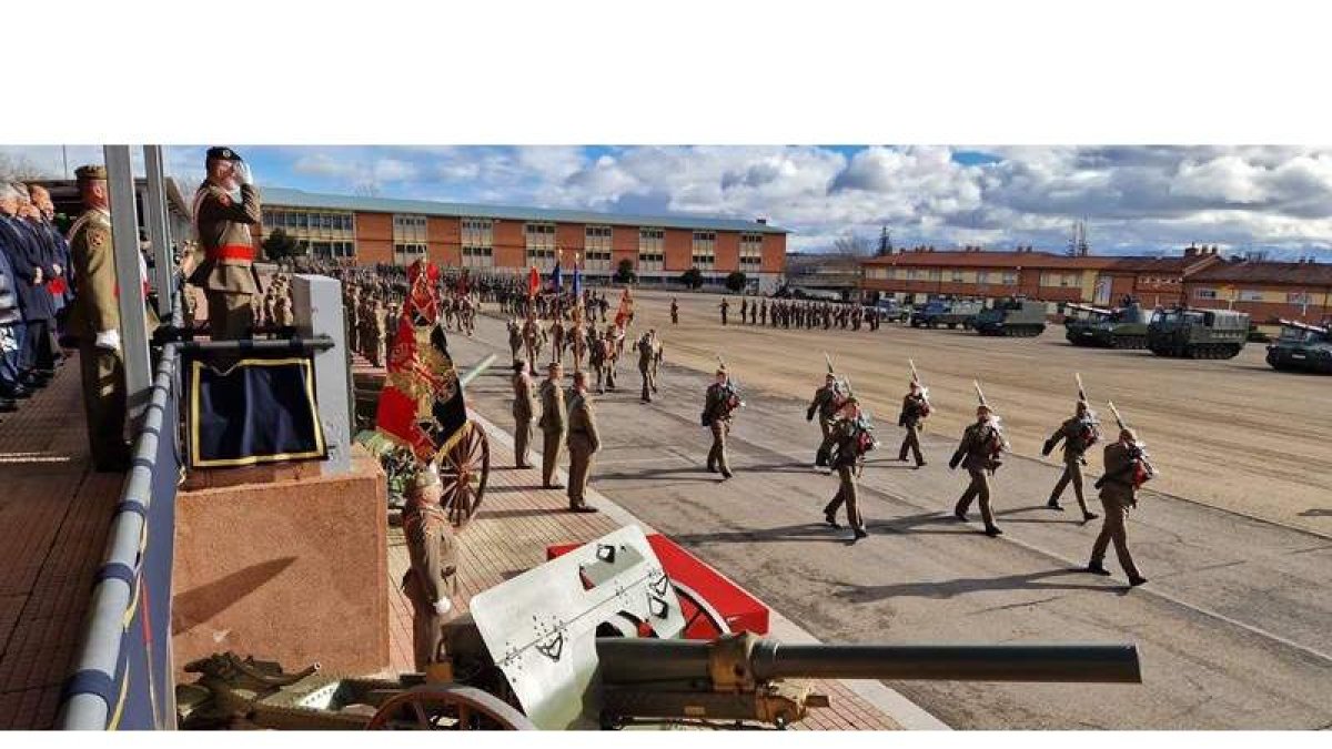 Un momento de la parada militar celebrada ayer en El Ferral. MACA