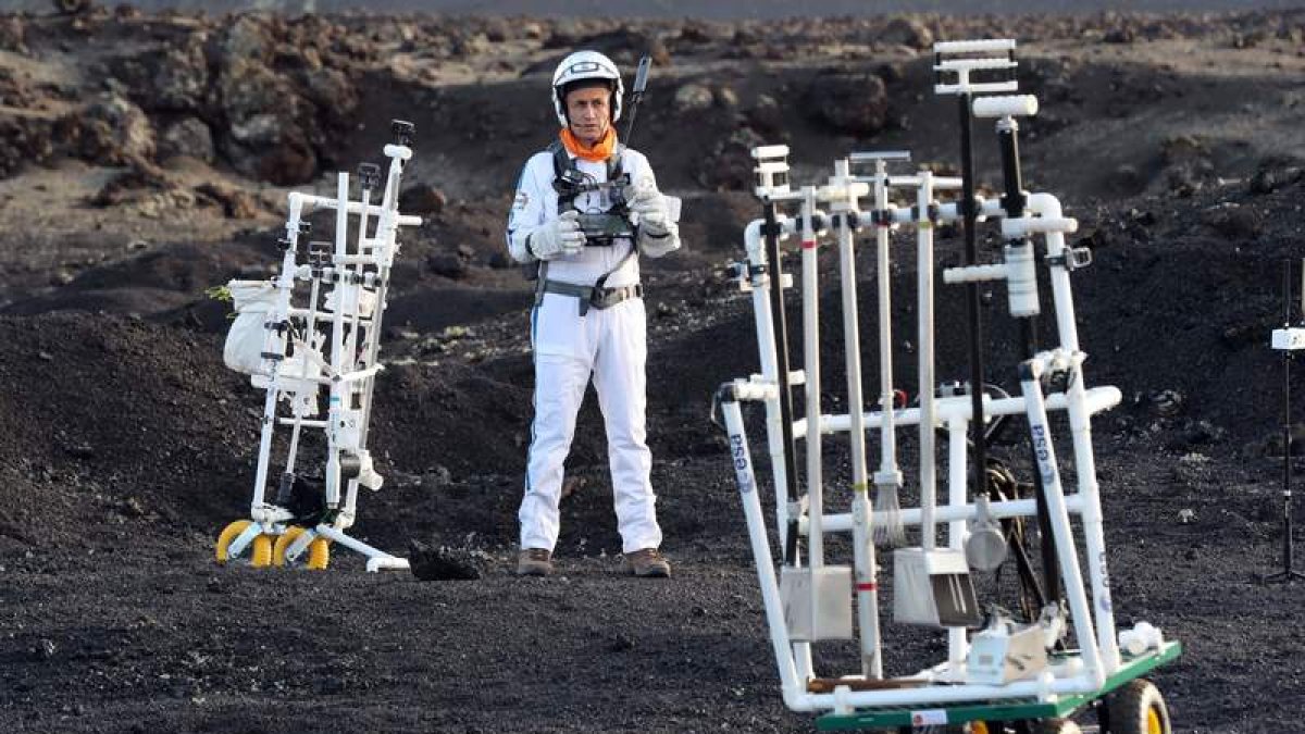 La Agencia Espacial Europea prueba estos días en Lanzarote robots y herramientas. ELVIRA URQUIJO