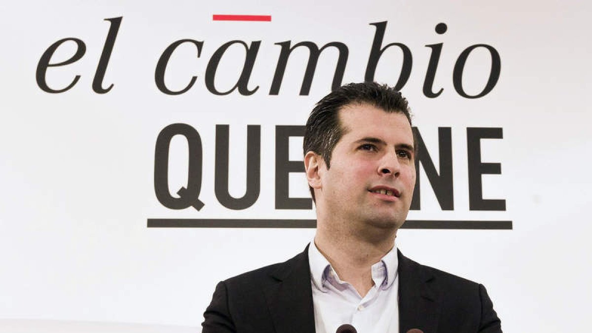 Luis Tudanca, ayer, en la rueda de prensa en Valladolid.