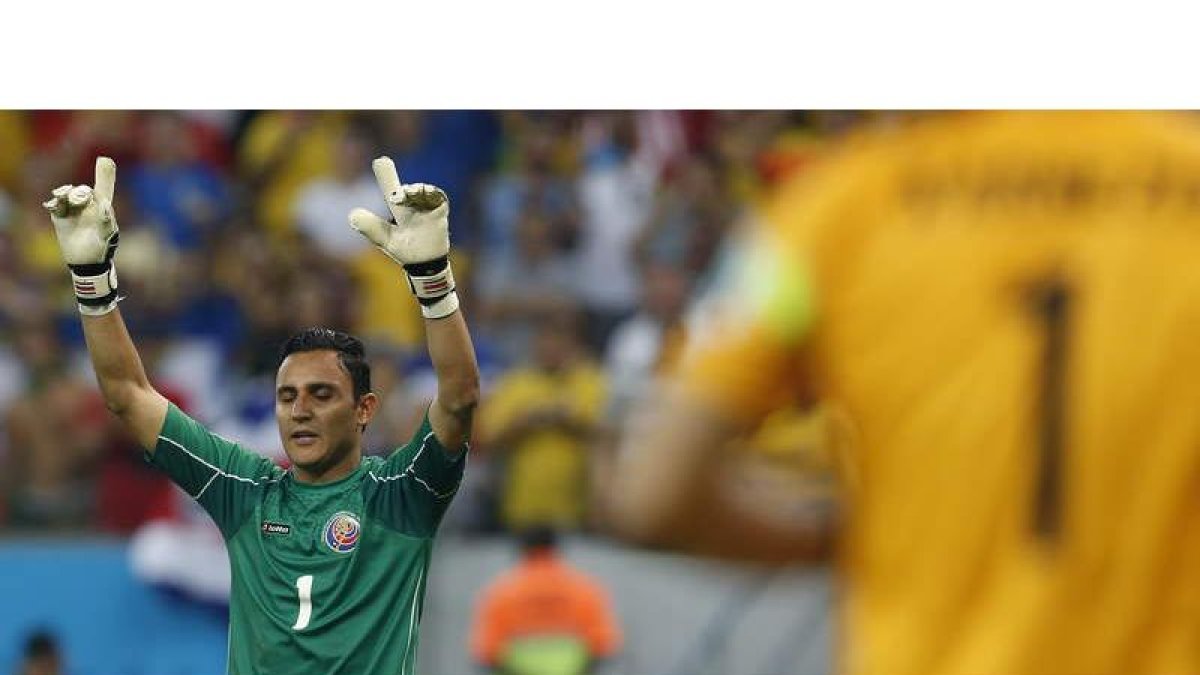 El guardameta costarricense Keylor Navas está muy cerca de fichar por el Real Madrid de Florentino Pérez.