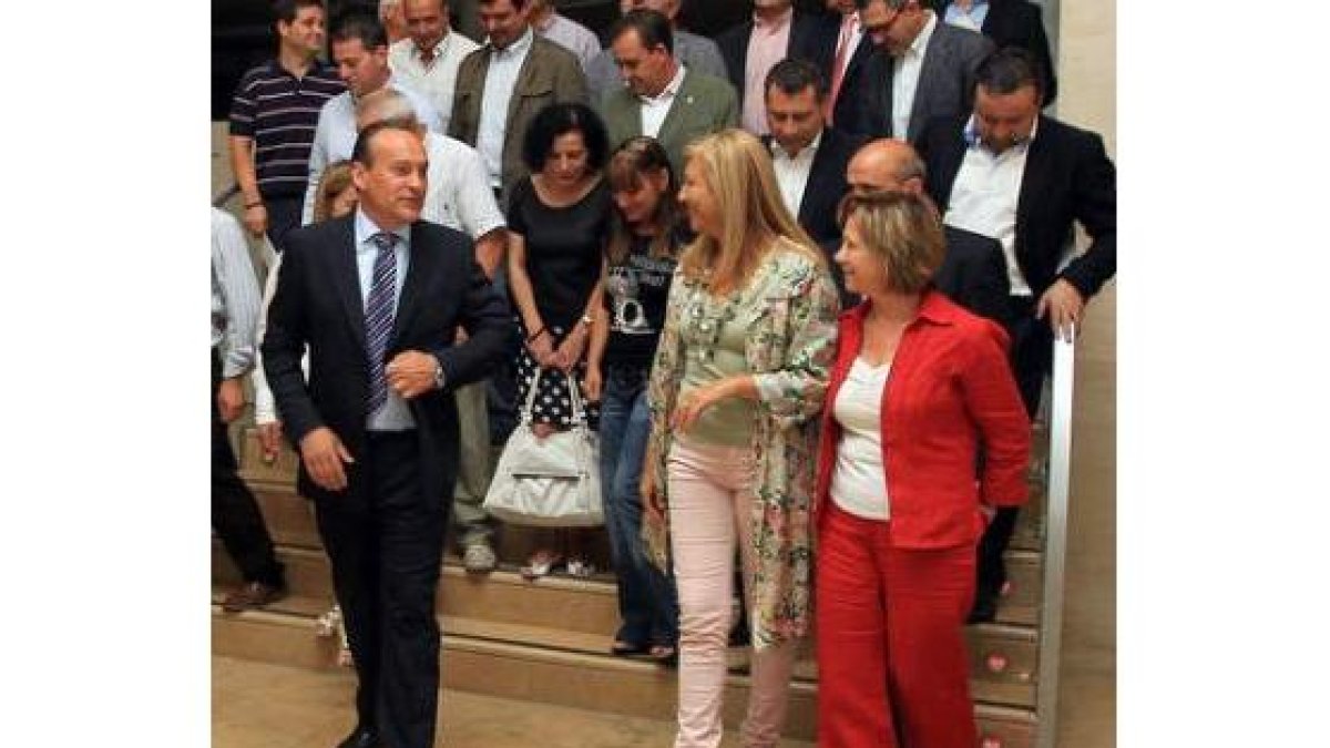 Arias, con Magaz y Crespo en primer plano el jueves.