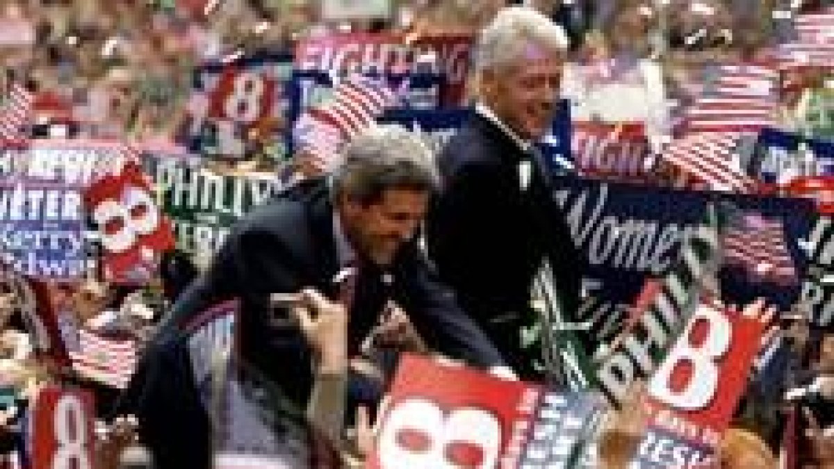 Kerry y Clinton hacen campaña juntos en Filadelfia