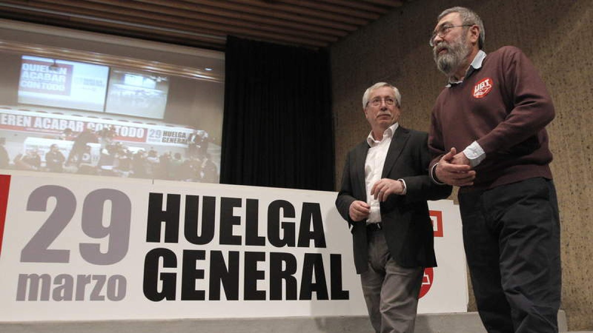Ignacio Fernández Toxo y Cándido Méndez comparecen en rueda de prensa.