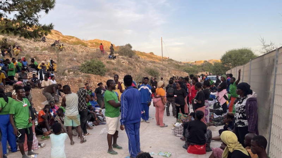 Imagen de algunos de los migrantes que han llegado a la isla. ELIO DESIDERIO