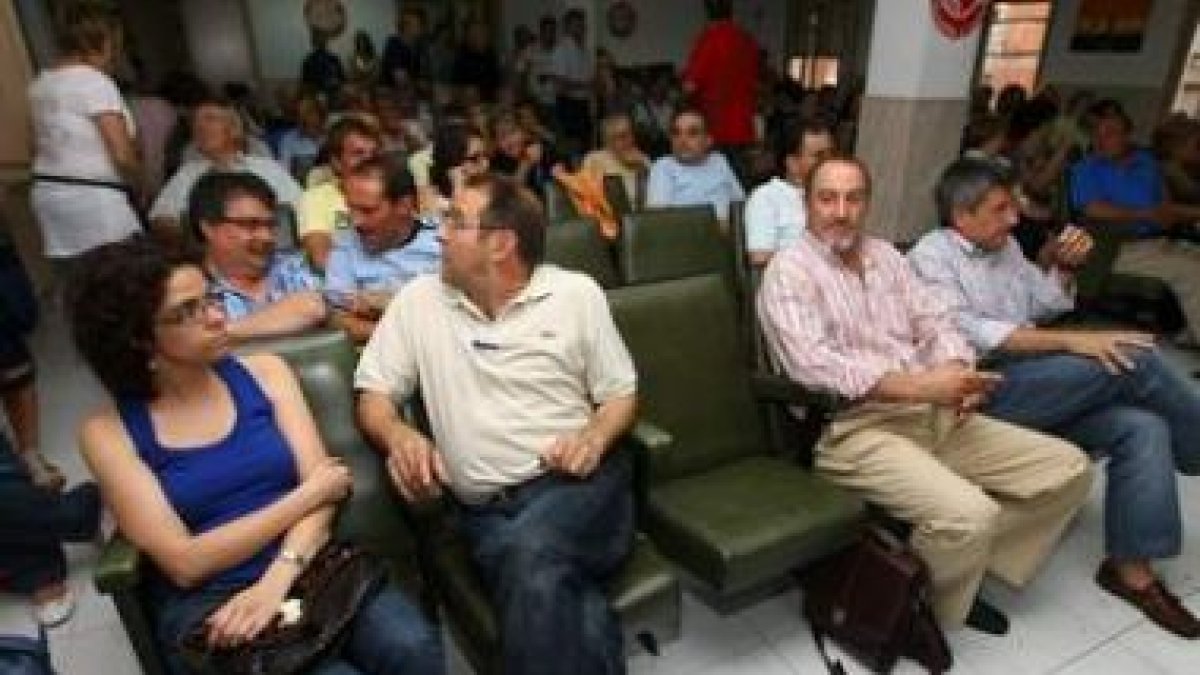 Una imagen de la asamblea celebrada el 31 de julio en la sede de la UGT en Ponferrada.
