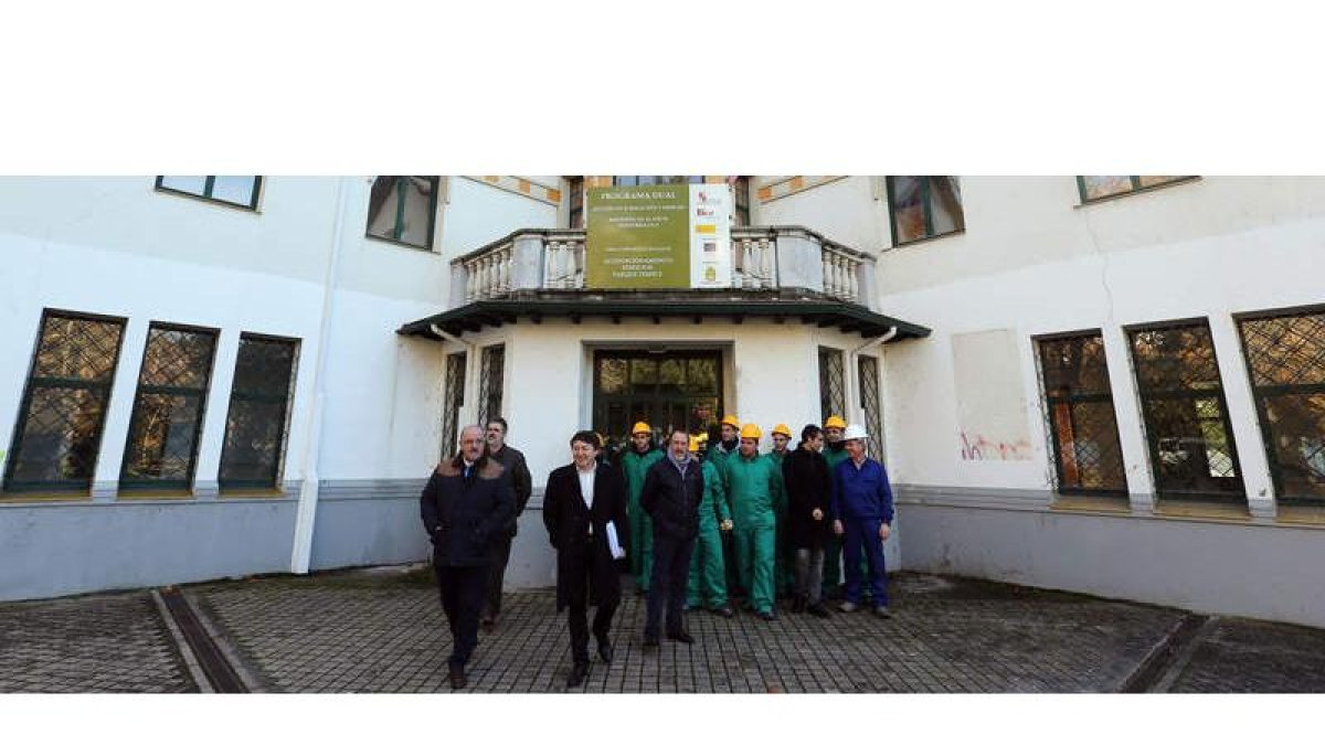 Miembros del equipo de gobierno ponferradino se desplazaron al parque del Temple para supervisar el inicio de las obras.