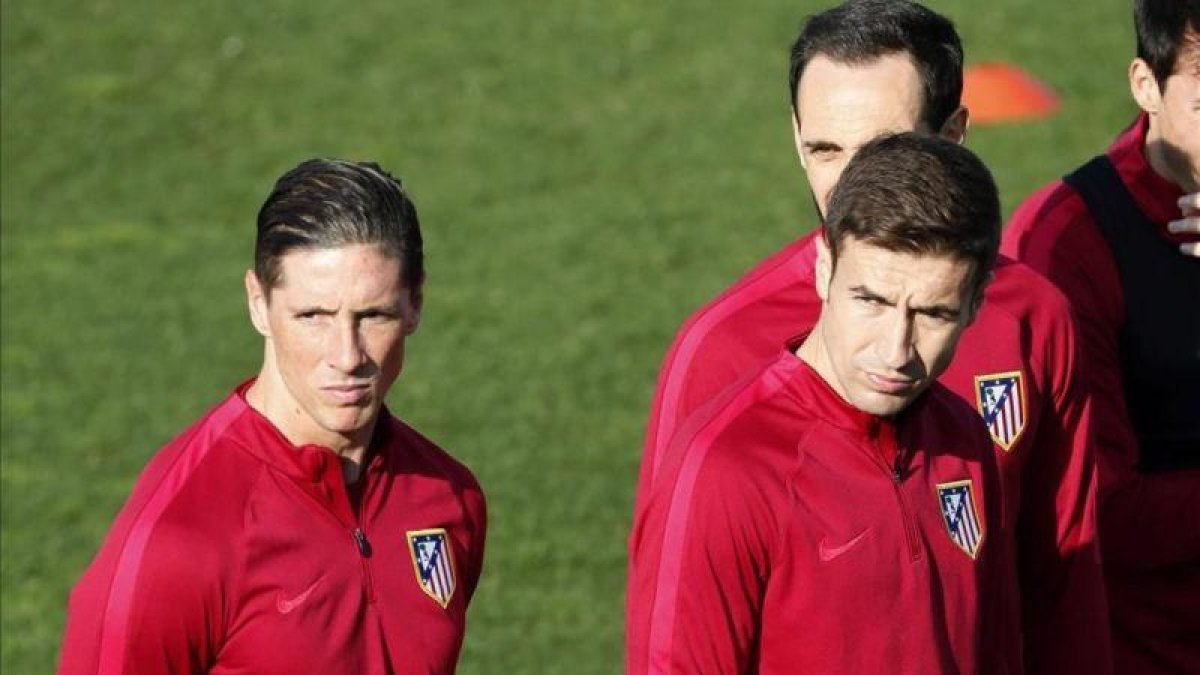 Torres y Gabi, durante el entrenamiento de este martes en la ciudad deportiva del Atlético.