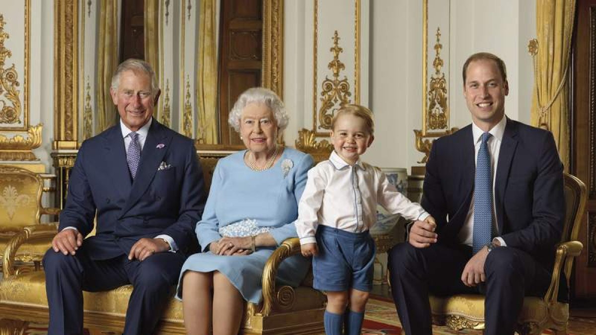 Fotografía para la emisión de unos sellos conmemorativos por el 90º cumpleaños de la reina Isabel II. RANALD MACKECHNIE
