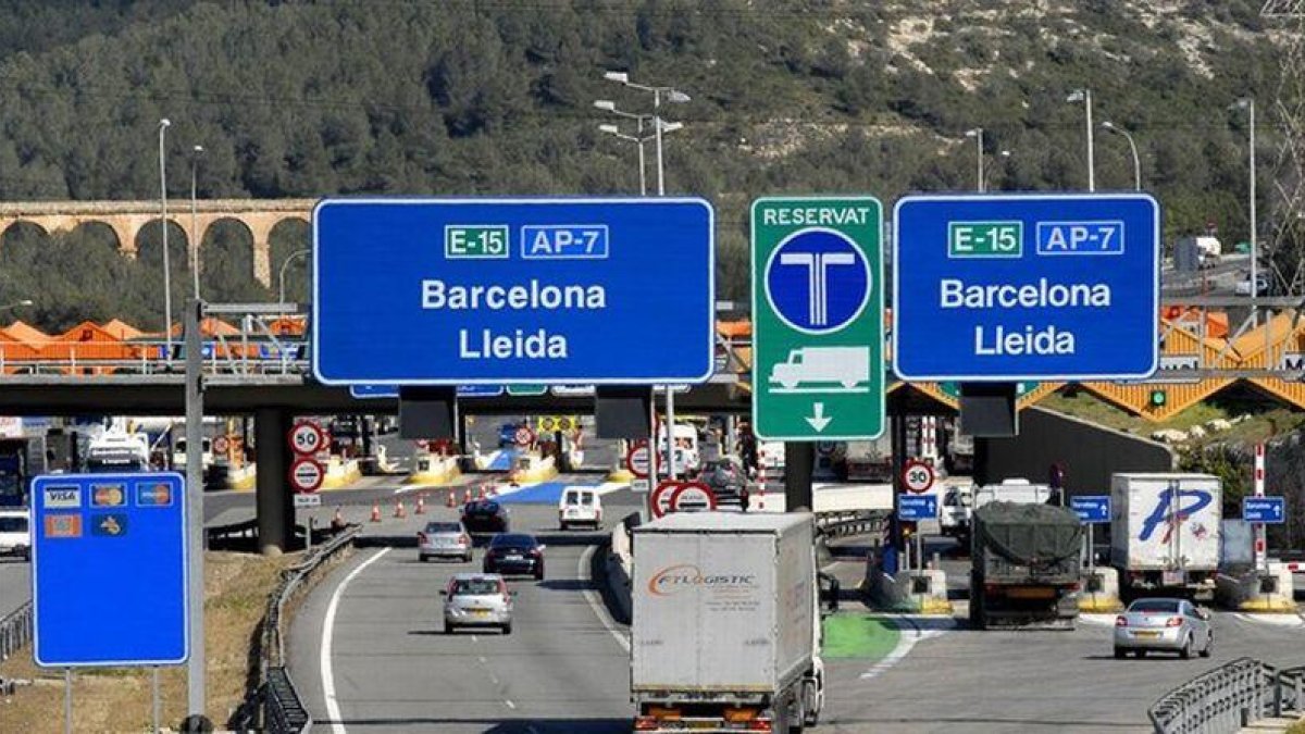 Peaje de la autopista AP-7.