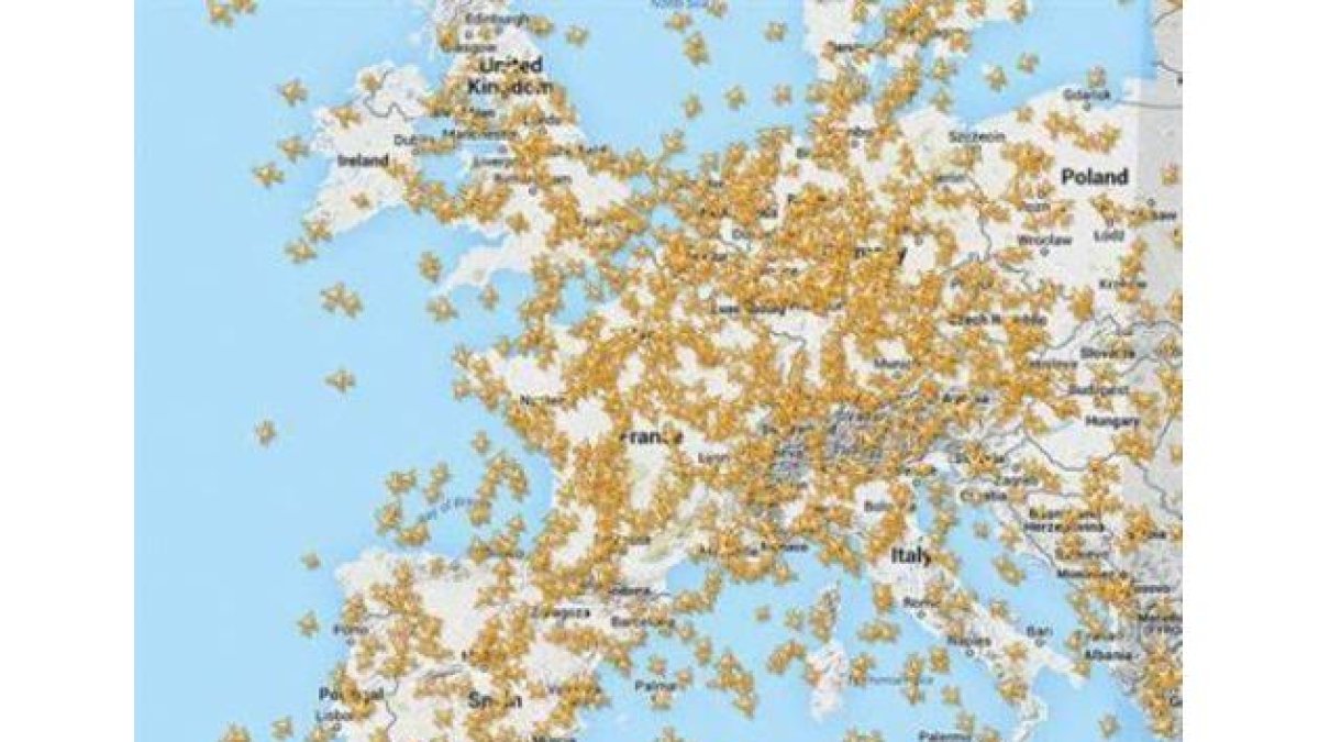 Aviones que sobrevolaban parte de Europa ayer a las seis de la tarde según la web de Flightradar.
