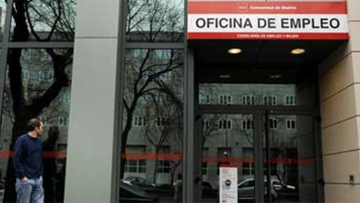 Oficina del INEM en Madrid.
