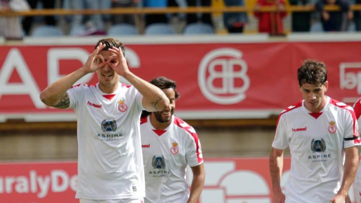 Los jugadores de la Cultural ven muy cerca la permanencia.