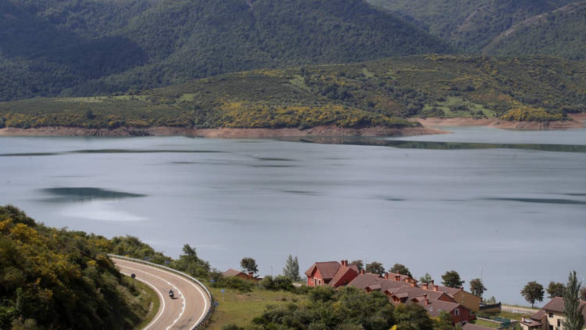 l embalse de Riaño se encuentra al 70 por ciento de su capaciadad. RAMIRO