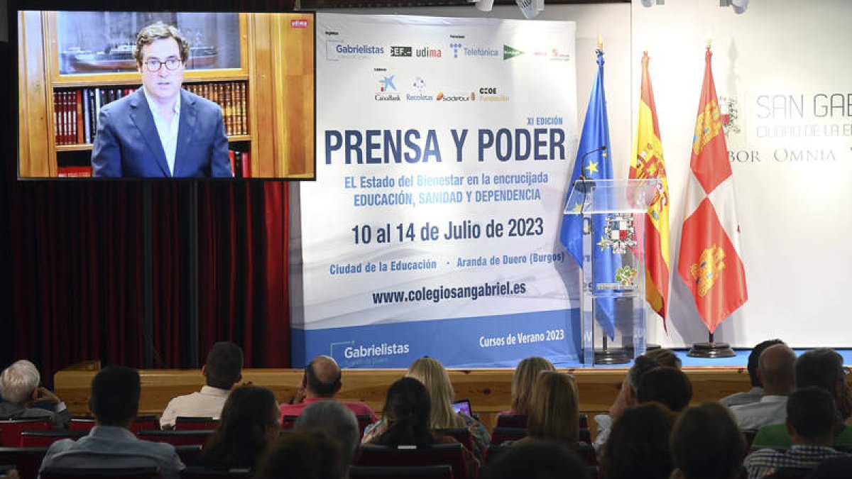 Garamendi, positivo en covid, dio su conferencia ‘online’. RICARDO ORDÓÑEZ