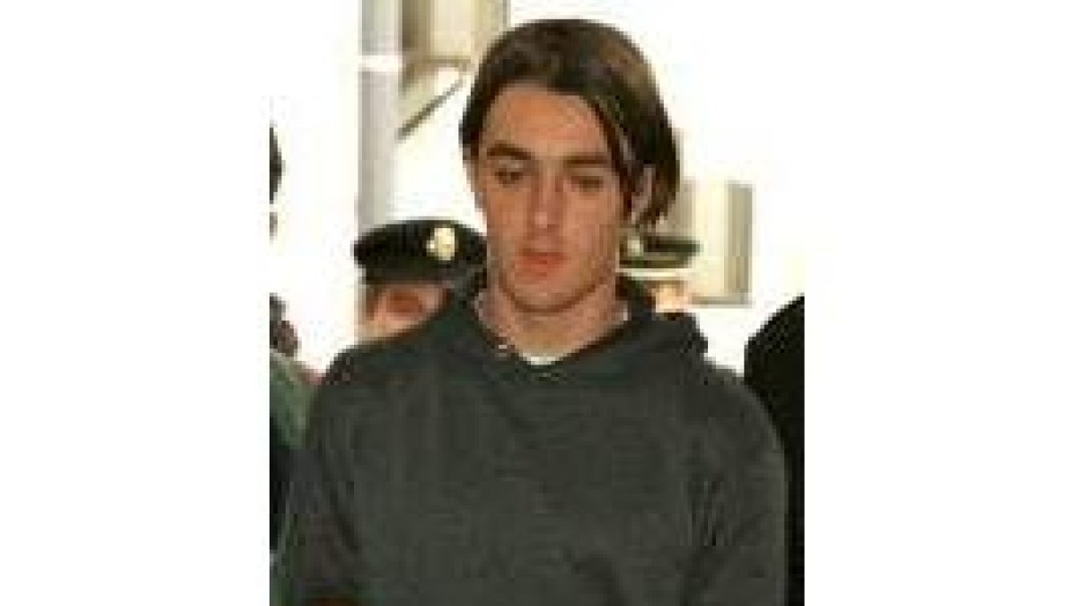 El joven José Rabadán, tras ser detenido el 3 de abril del 2000