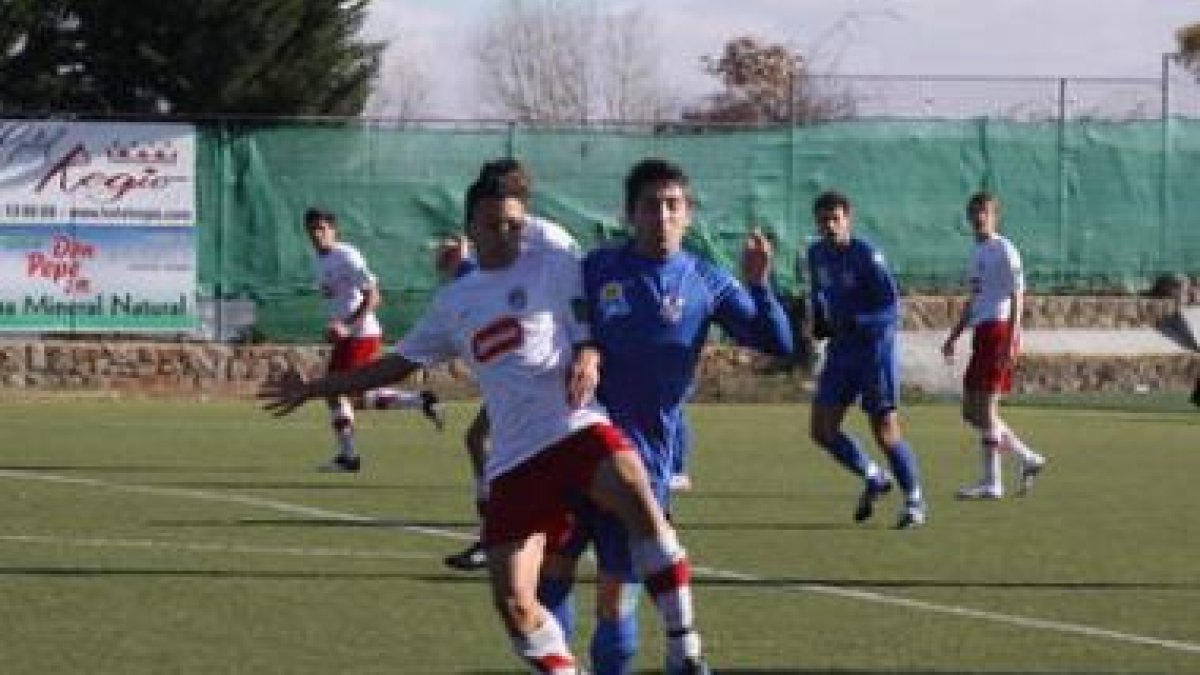 El equipo trepalense aguantó el empate inicial sin goles hasta los últimos minutos del partido.