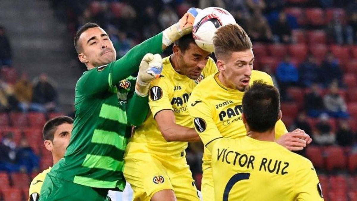 Sergio Asenjo, en una intervención con el Villarreal.
