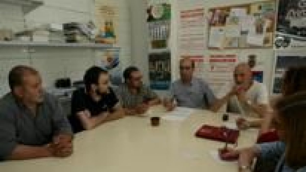 Representantes de 14 colectivos se reunieron en Cuatrovientos para apoyar a la asociación Caracol