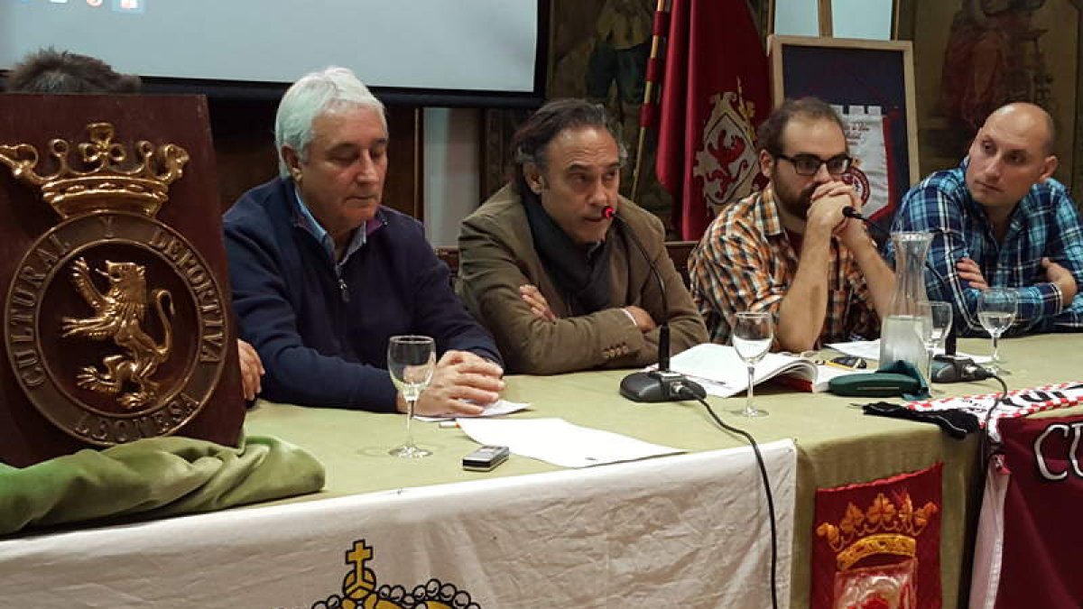 Los integrantes de la Peña Culturalista Madrileña.