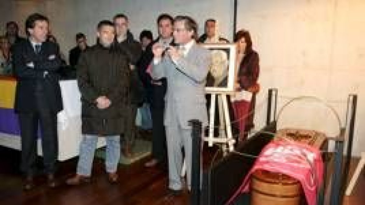 Un momento del homenaje ayer, en el Tanatorio de León