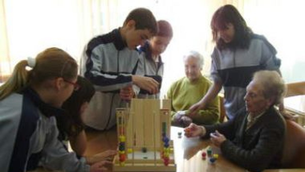 La Asociación de Alzheimer concelebró los actos con Escolapias