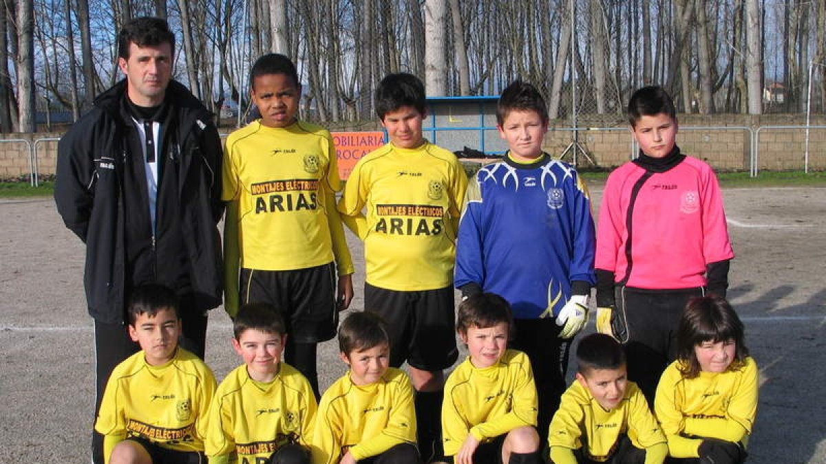 Formación del Cuatrovientos B de categoría benjamín.
