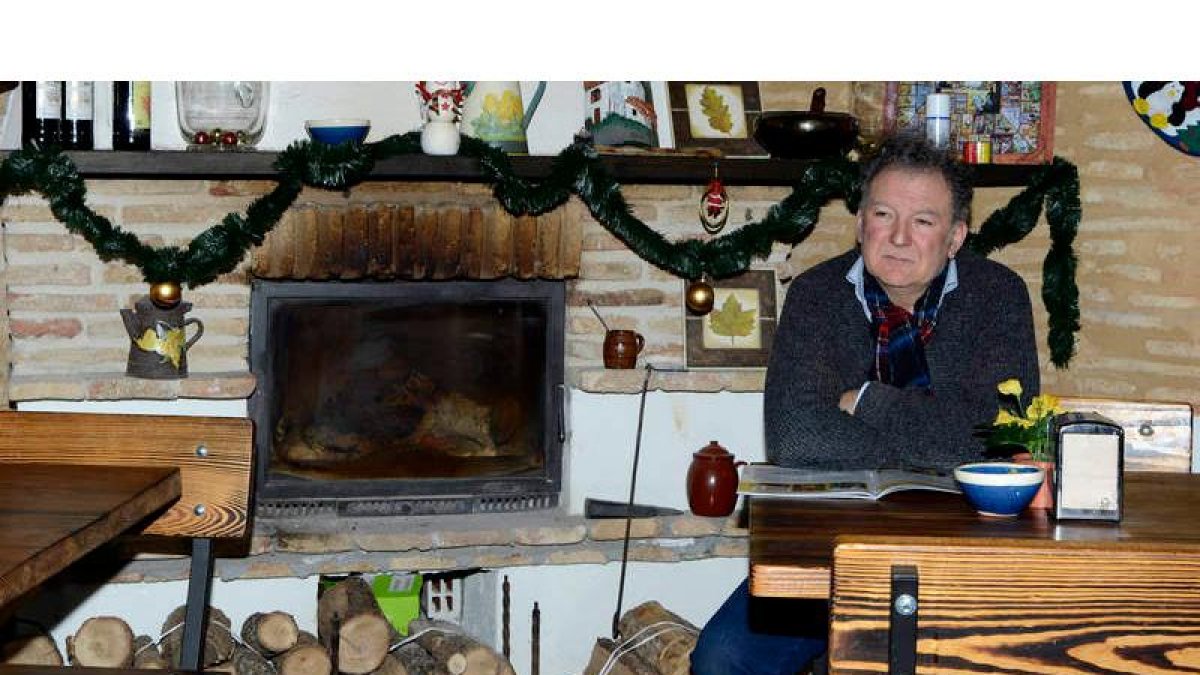 Juan García, en las instalaciones del albergue que dirige en Sahagún. ACACIO