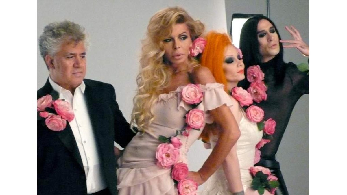 Pedro Almodóvar con Bibiana Fernández, Alaska y Mario Vaquerizo