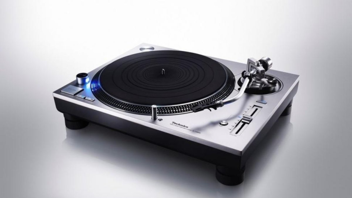 El Grand Class SL-1200GR de Technics.