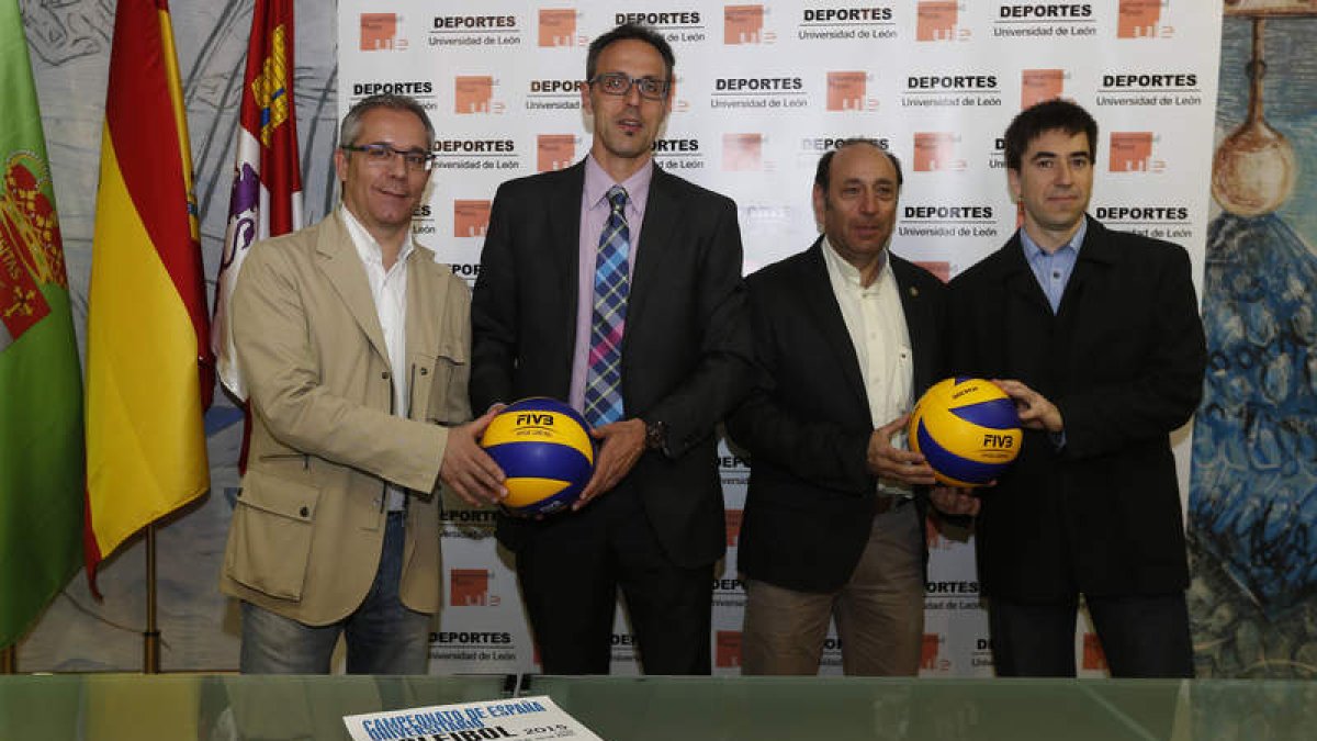 López Benito, Vaquera, Ángel Alonso y Vicente García en la presentación del Nacional universitario.