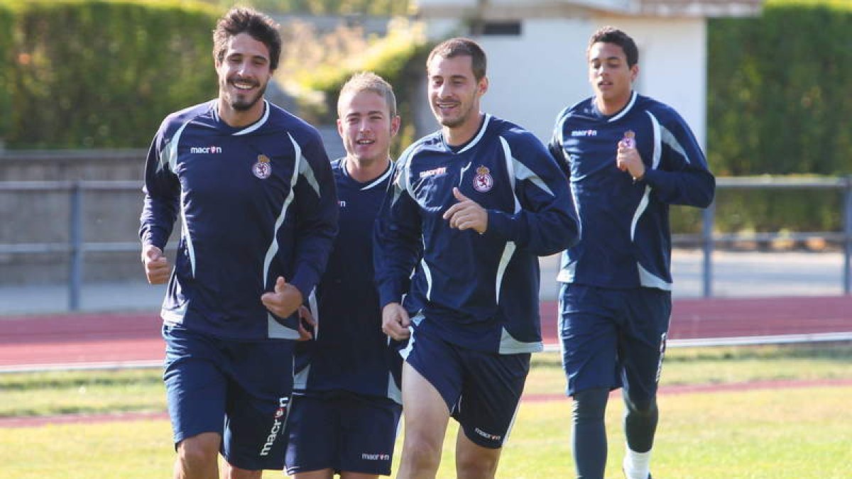 La futbolistas de la Cultural ya preparan el partido contra el Salamanca.