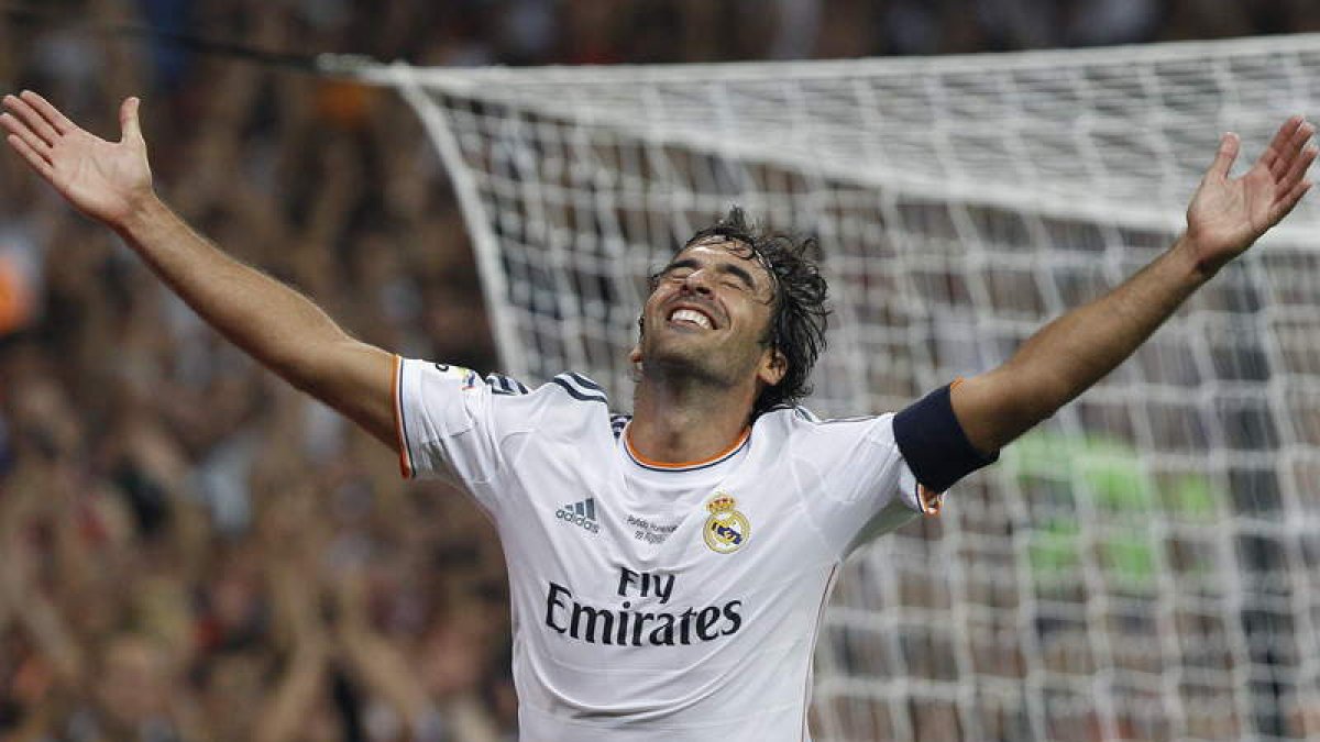 Raúl engrandece su leyenda con una despedida a su altura y marcando un gol de blanco.