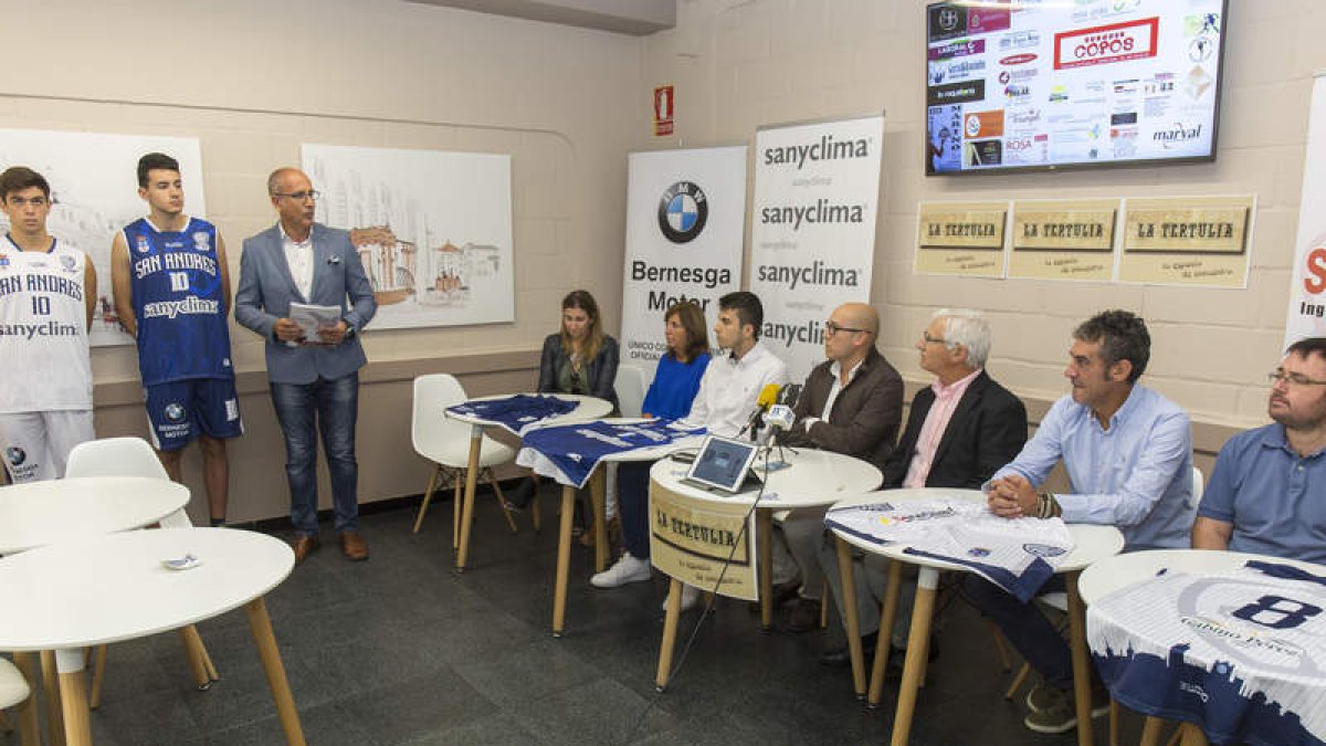 El CB San Andrés se presentó en sociedad con un proyecto serio. FERNANDO OTERO