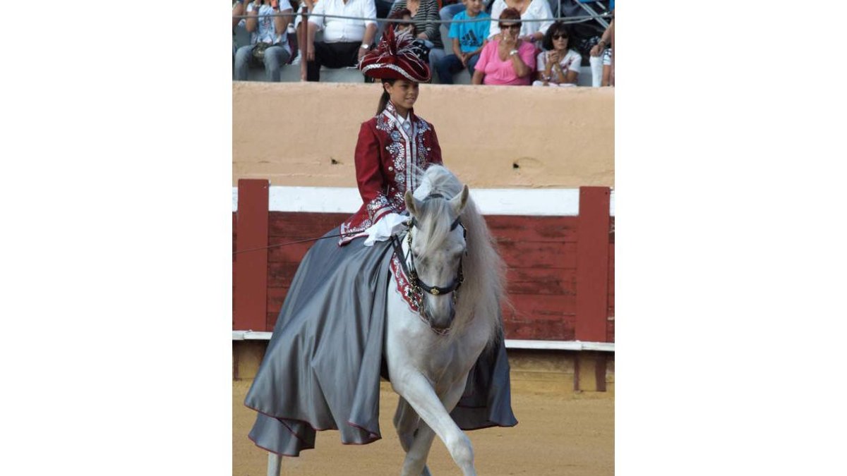 Una imagen del espectáculo celebrado en la plaza de toros de Valencia de Don Juan.