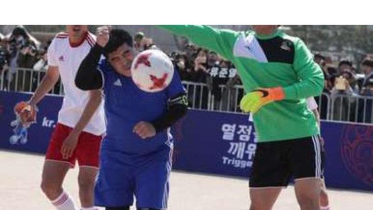 La jugada se produjo durante un partidillo amistoso en Corea junto a Aimar.