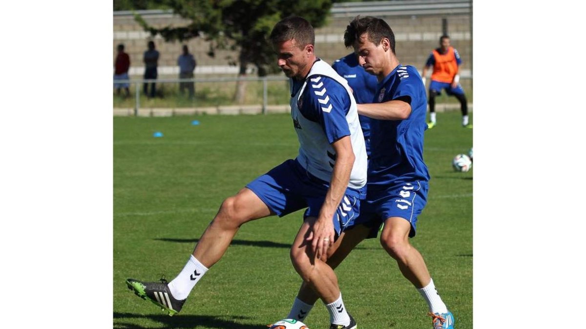Santi Santos será baja en el partido frente al Oviedo.