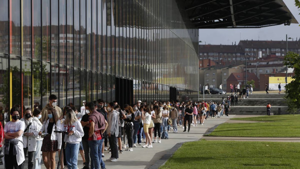 Cribado masivo para detectar contagios de Covid-19 en el palacio de exposiciones de León. F. Otero Perandones.