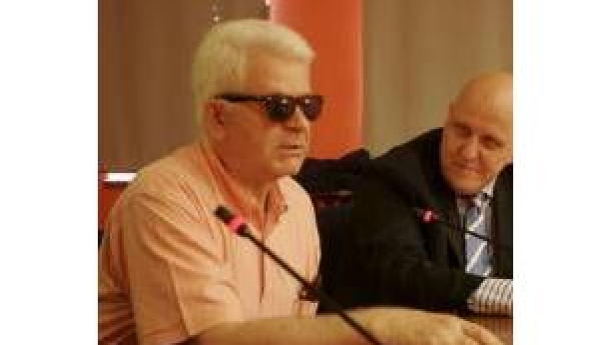Spassky desgranó sus recuerdos, ocurrencias y vivencias para disfrute de toda la parroquia