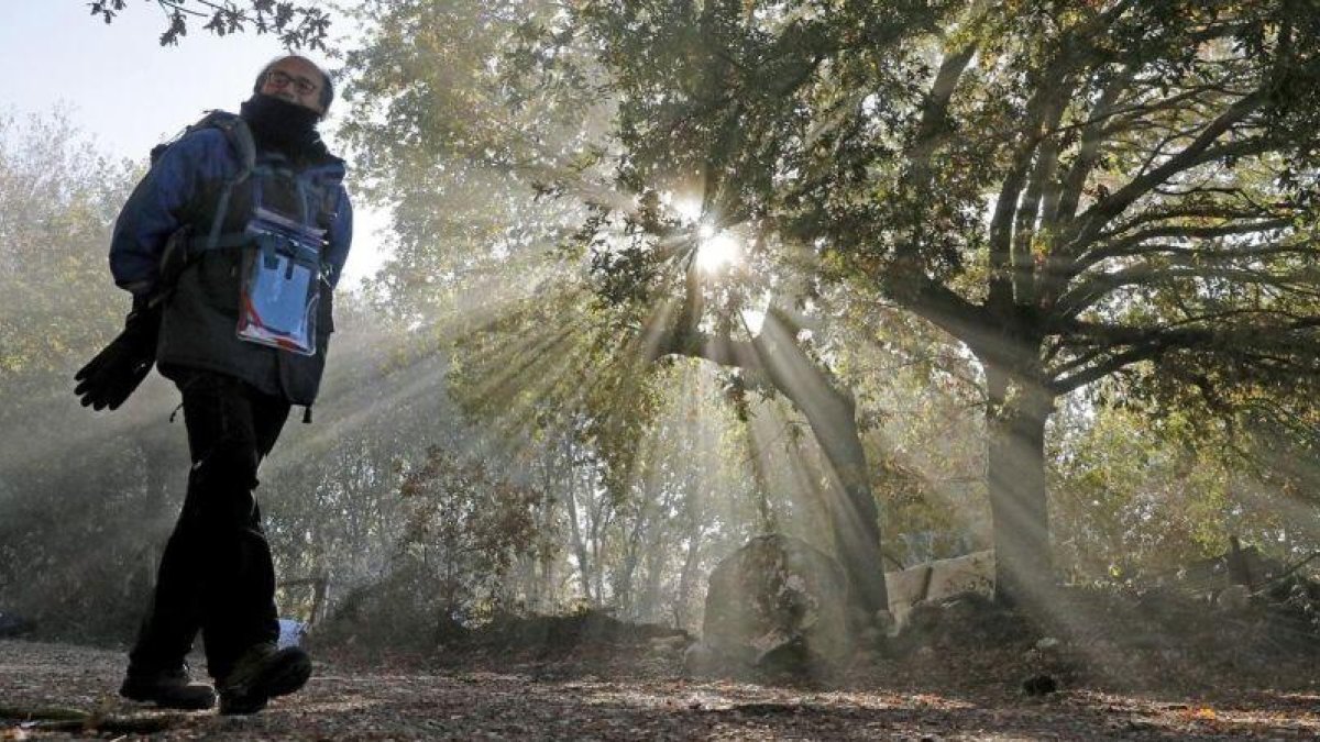 Un peregrino cerca de Portomarín, Lugo, con temperaturas de 9 grados bajo cero.
