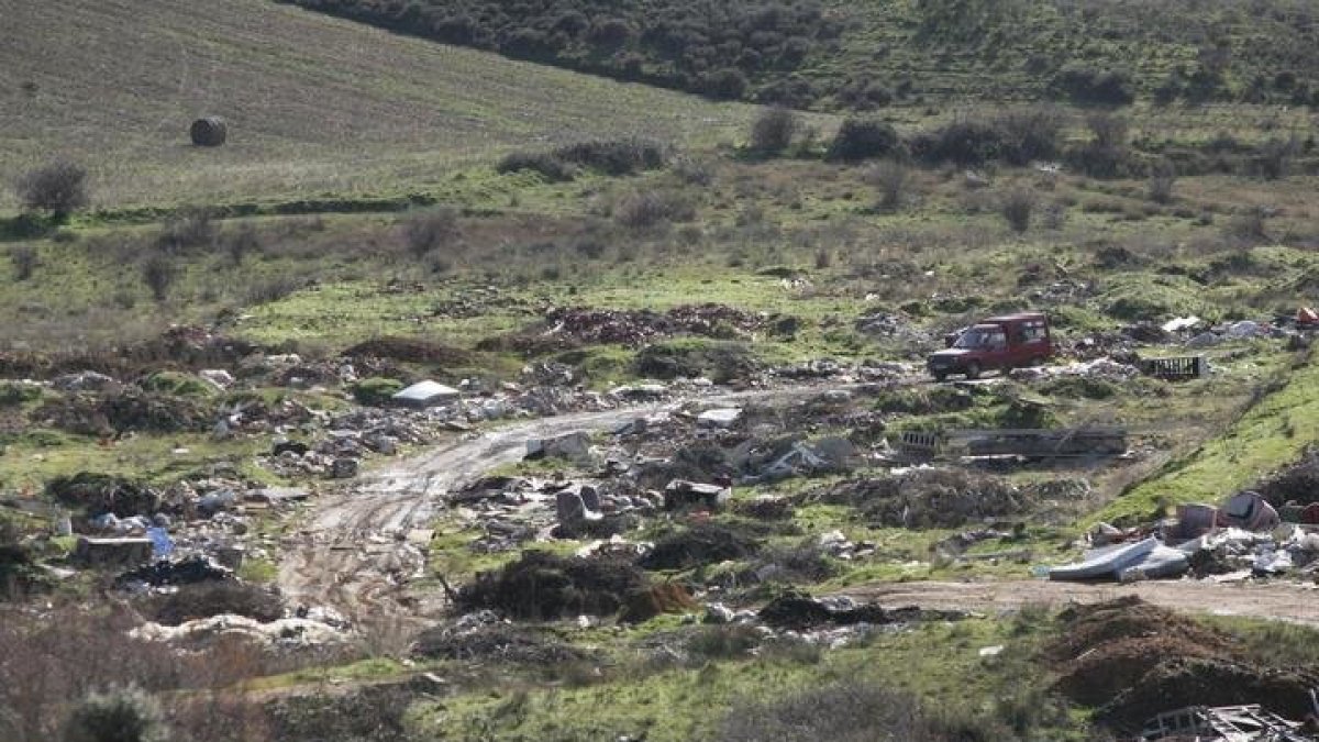 Imagen del vertedero de Villaquilambre. JESÚS F. SALVADORES